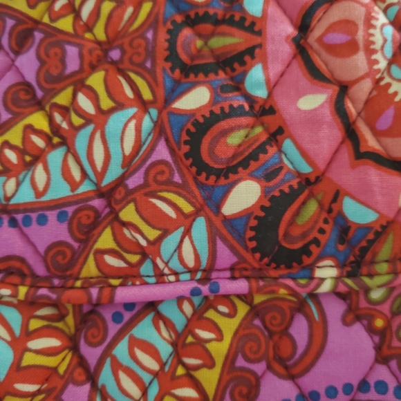 Vera Bradley Mini Hipster bag in the beautiful Resort Medallion print. - Picture 5 of 5